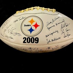 2009 Steelers Autographed Football